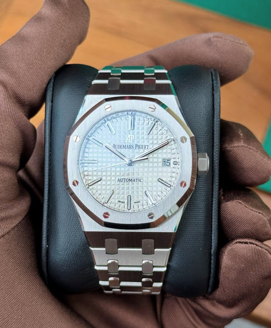 AUDEMARS PIGUET ROYAL OAK JUMBO WHITE